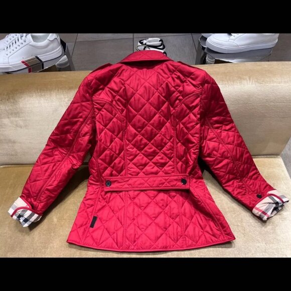 NWT Burberry Lightweight quilted jacket RED - Picture 2 of 5